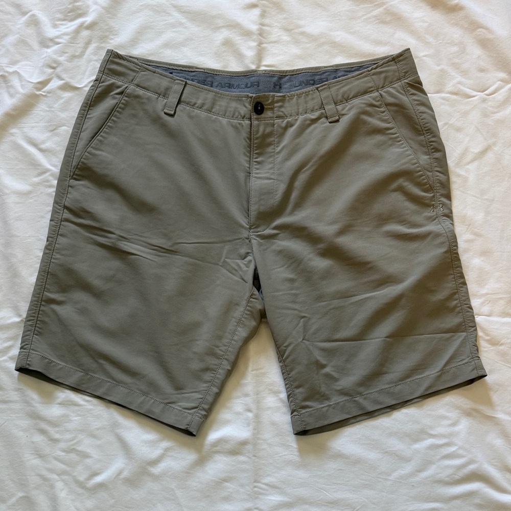 Under Armour Men's Flex Fit Khaki Flat Front Shorts